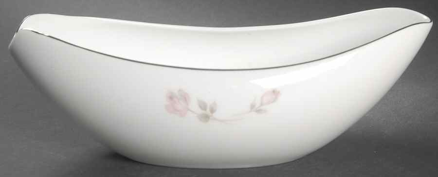Duet Gravy Boat by Wyndham-1