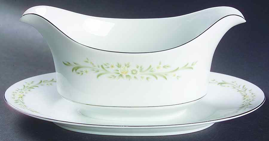 Fontana Gravy Boat with Attached Underplate by Wyndham-1