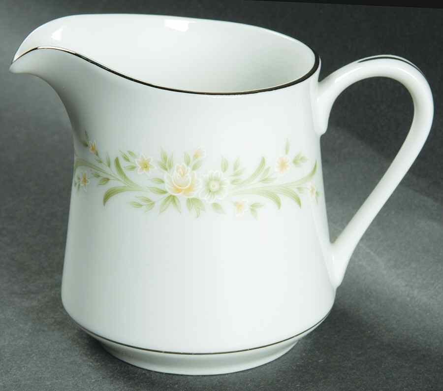 Fontana Creamer by Wyndham-1