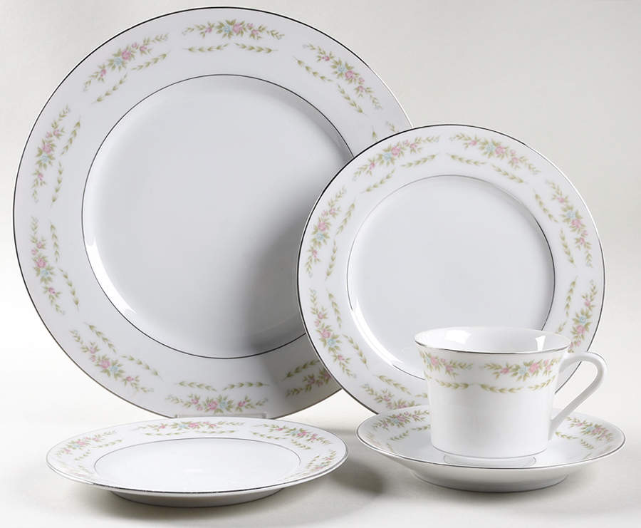 Janice 5 Piece Place Setting by Wyndham-1