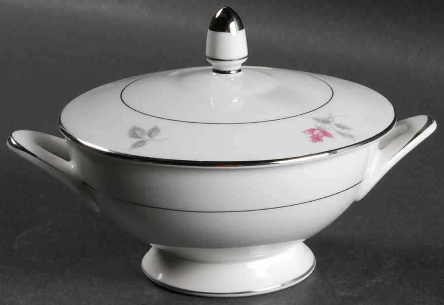 Maxine Sugar Bowl & Lid by Wyndham-1