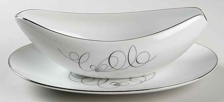 Moderne Gravy Boat & Underplate by Wyndham-1