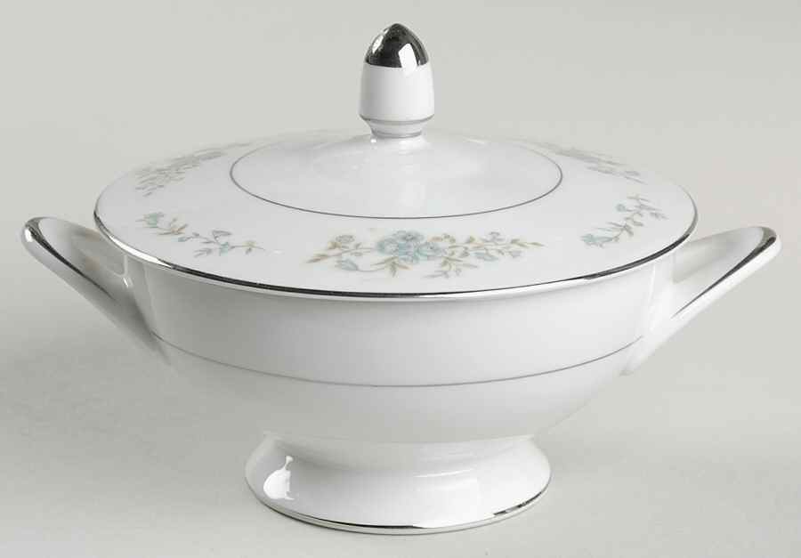 Stamford Sugar Bowl & Lid by Wyndham-1