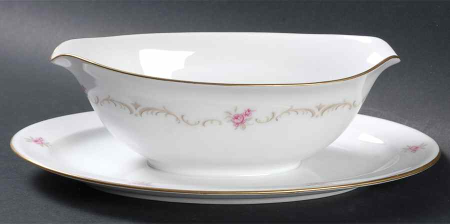 Tudor Gravy Boat with Attached Underplate by Wyndham-1