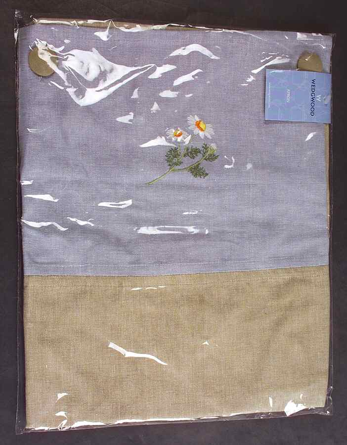 Sarah's Garden Cloth Kitchen Apron by Wedgwood-1