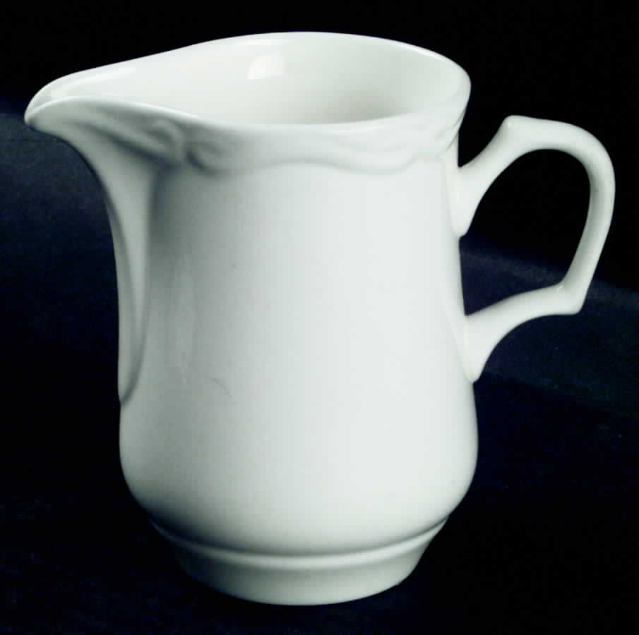 WW105 Creamer by Wedgwood-1