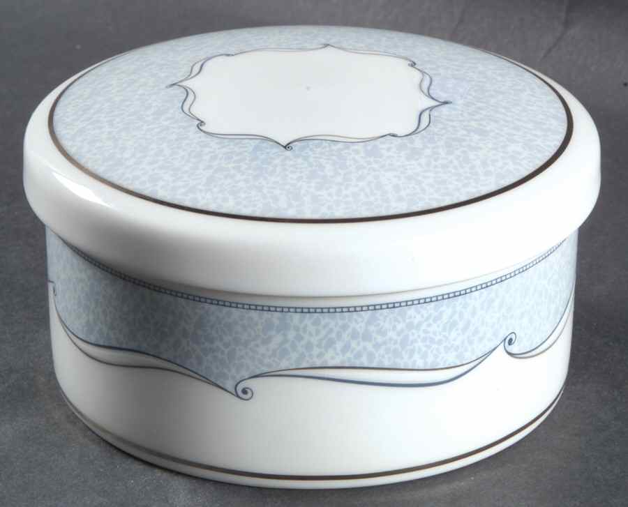 Venice Ring Box & Lid by Wedgwood-1
