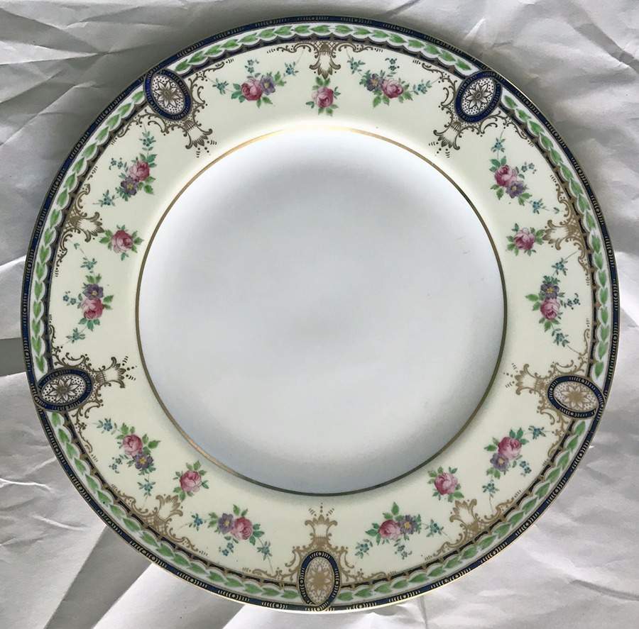 W974 Dinner Plate by Wedgwood-1
