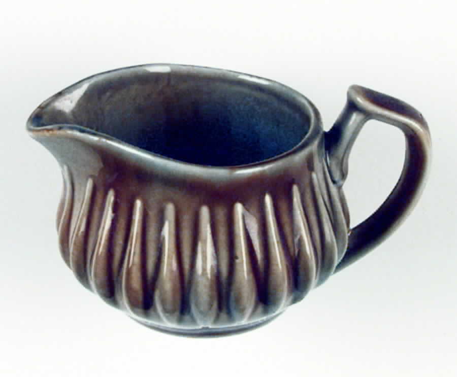 WDE1 Creamer by Wade (Ireland)-1