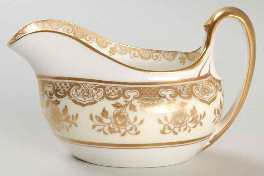 Y3966 Creamer by Wedgwood-1