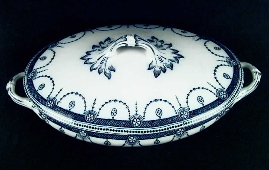 Venice Oval Covered Vegetable by Wood & Sons-1