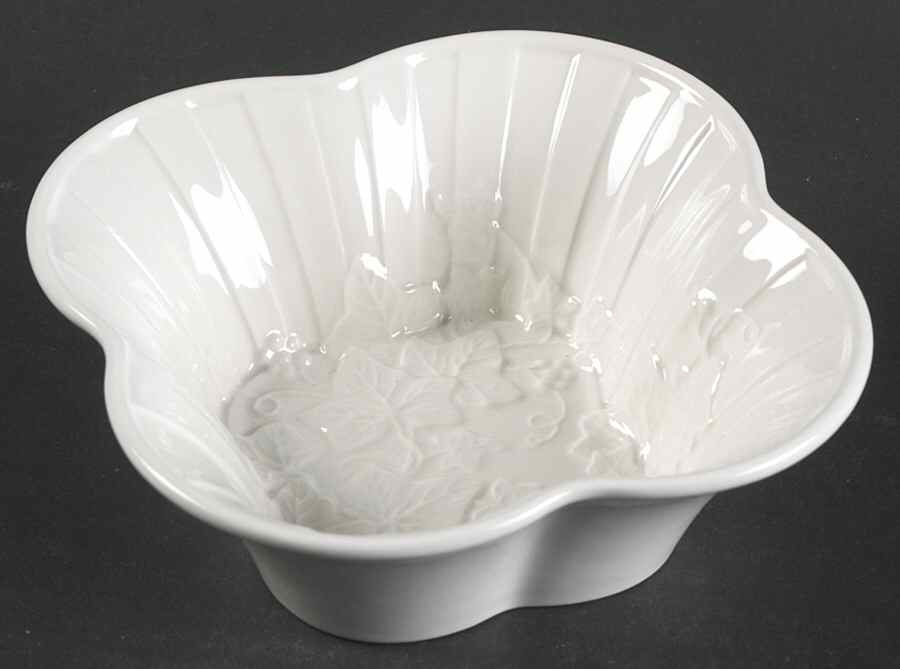 Classic Garden Open Candy Dish by Wedgwood-1