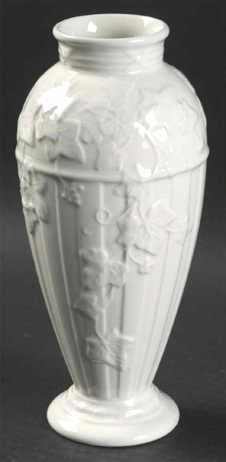 Classic Garden 7" Vase by Wedgwood-1