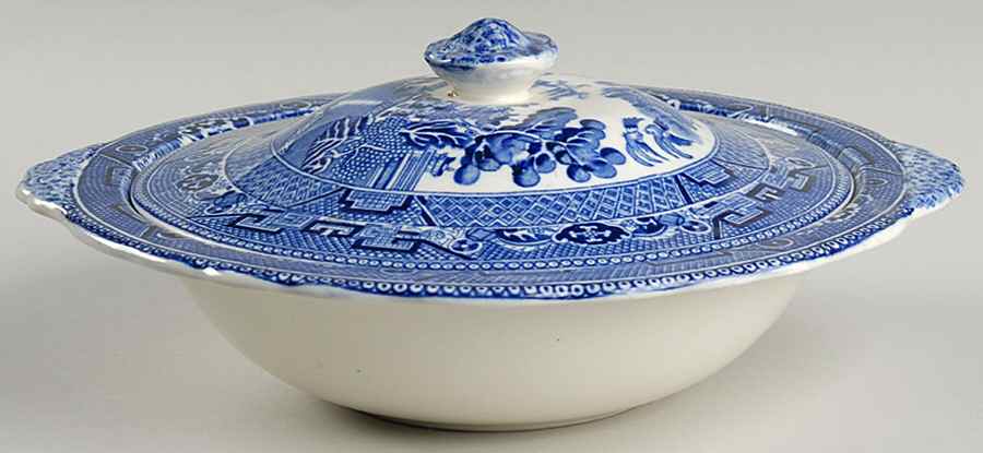 Willow Blue (Scalloped, No Trim) Round Covered Vegetable by Wedgwood-1