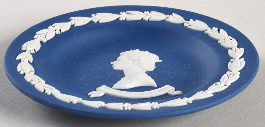 Queen Elizabeth on Royal Blue Jasperware 4" Round Sweet Dish by Wedgwood-1