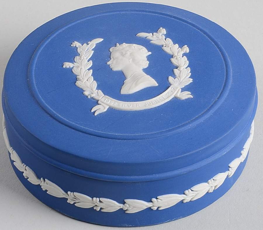 Queen Elizabeth on Royal Blue Jasperware 4" Round Box & Lid by Wedgwood-1