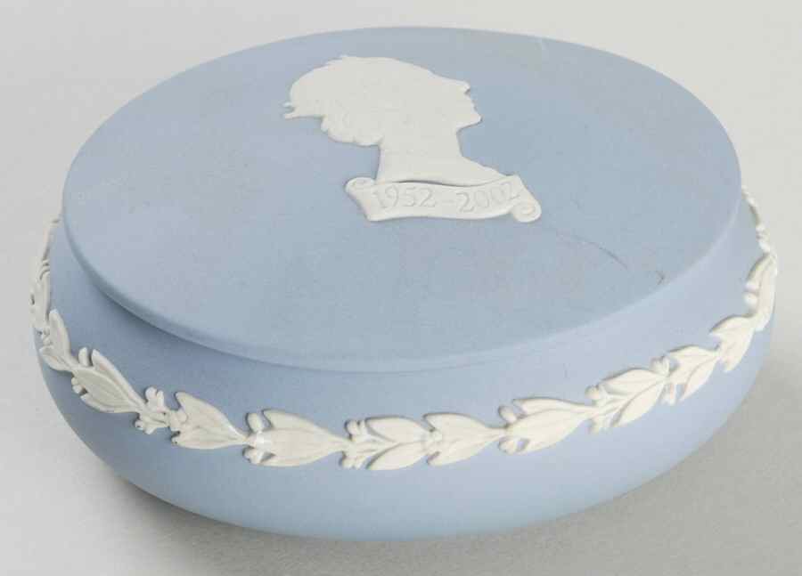 Queen Elizabeth II on Lavender Jasperware Oval Apollo Box & Lid by Wedgwood-1