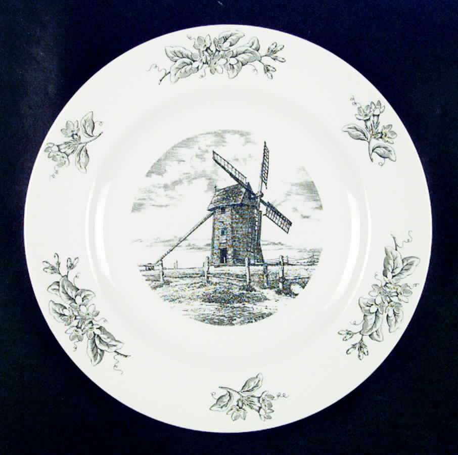 WW121 Dinner Plate by Wedgwood-1