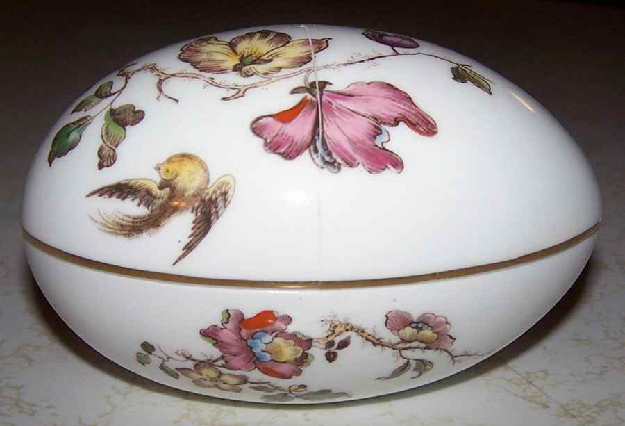 Swallow (No Design Edge, Gold Trim) Small Egg Box & Lid by Wedgwood-1