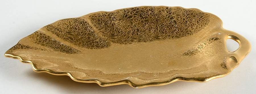 Doves, Roses and Daisies 10" Leaf Dish by Wheeling Decorating-1
