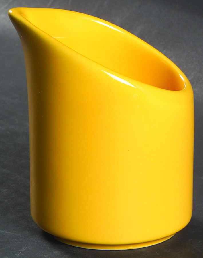 Lifestyle Buttercup(Yellow) Creamer by Waechtersbach-1