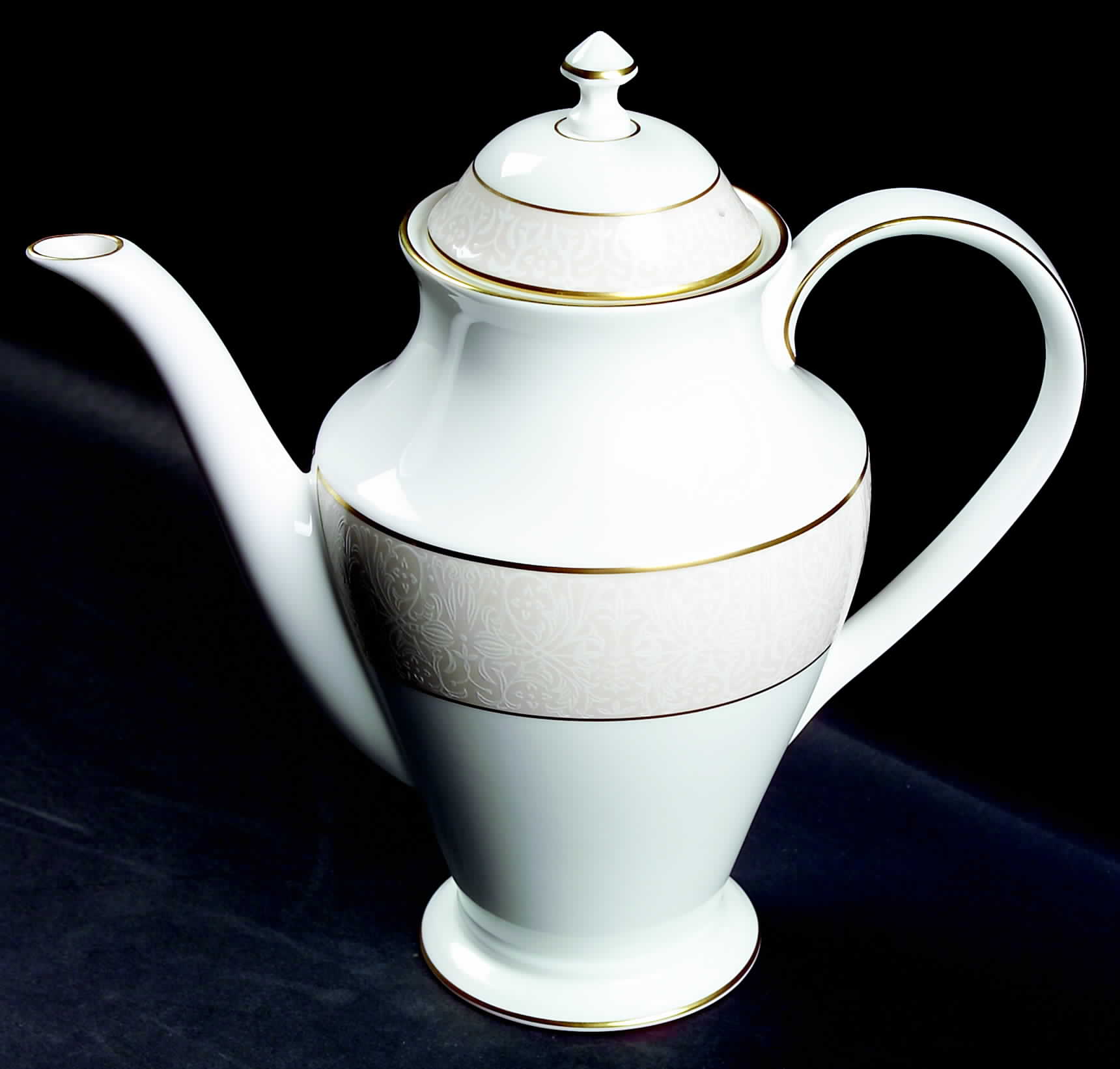 Charlemont Court Tea/Coffee Pot & Lid by Waterford China-1