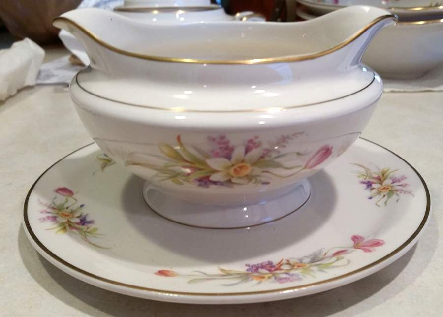 WAR61 Gravy Boat with Attached Underplate by Warwick-1