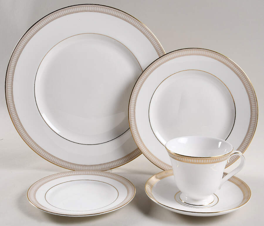 Carina Gold 5 Piece Place Setting by Waterford China-1