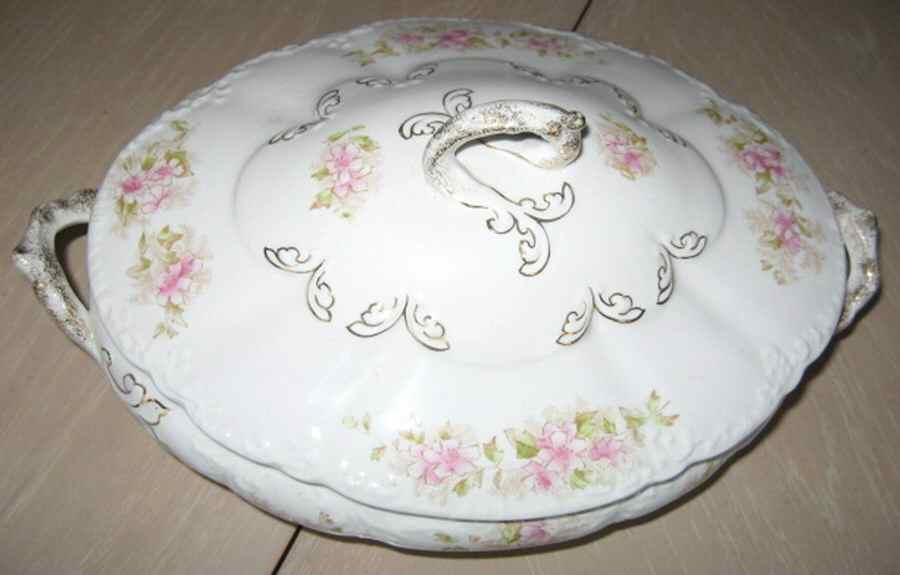 WAR63 Round Covered Vegetable by Warwick-1