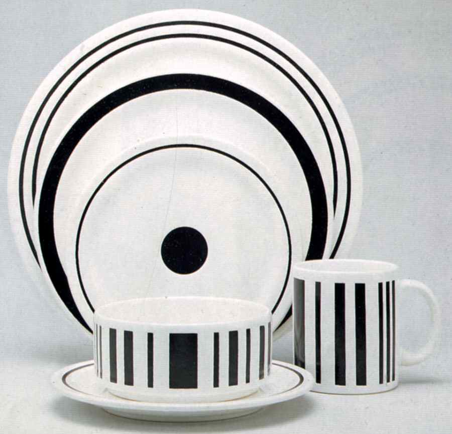 Bulls Eye Dinner Plate by Waechtersbach-1