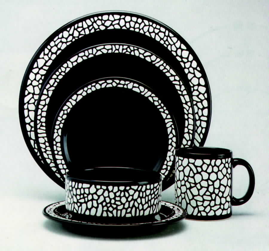 Cobblestone Black Dinner Plate by Waechtersbach-1