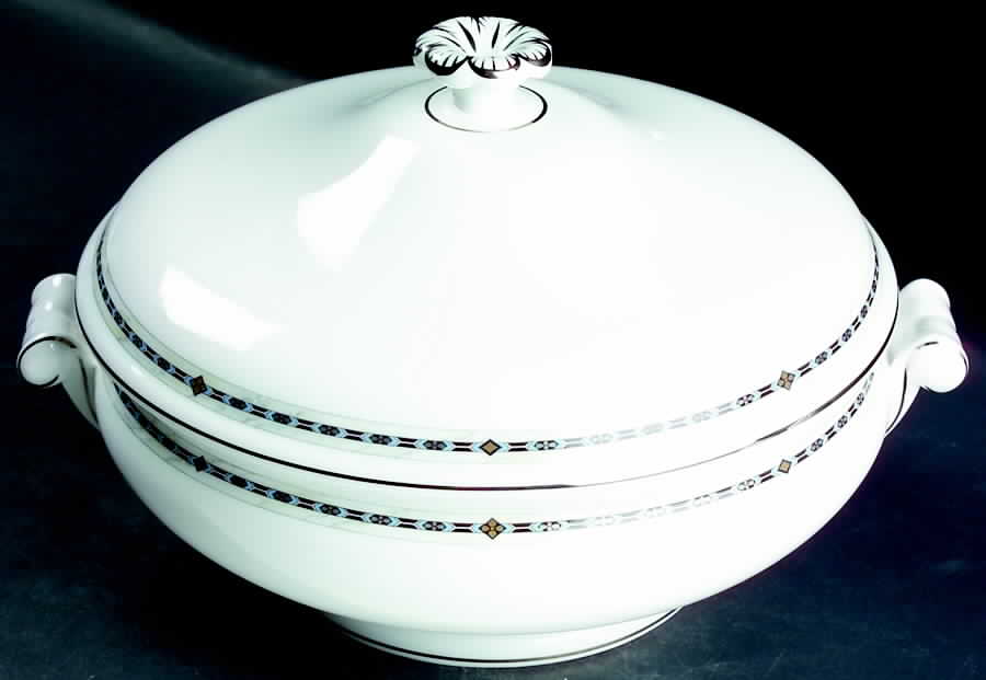 Guinevere Round Covered Vegetable by Wedgwood-1
