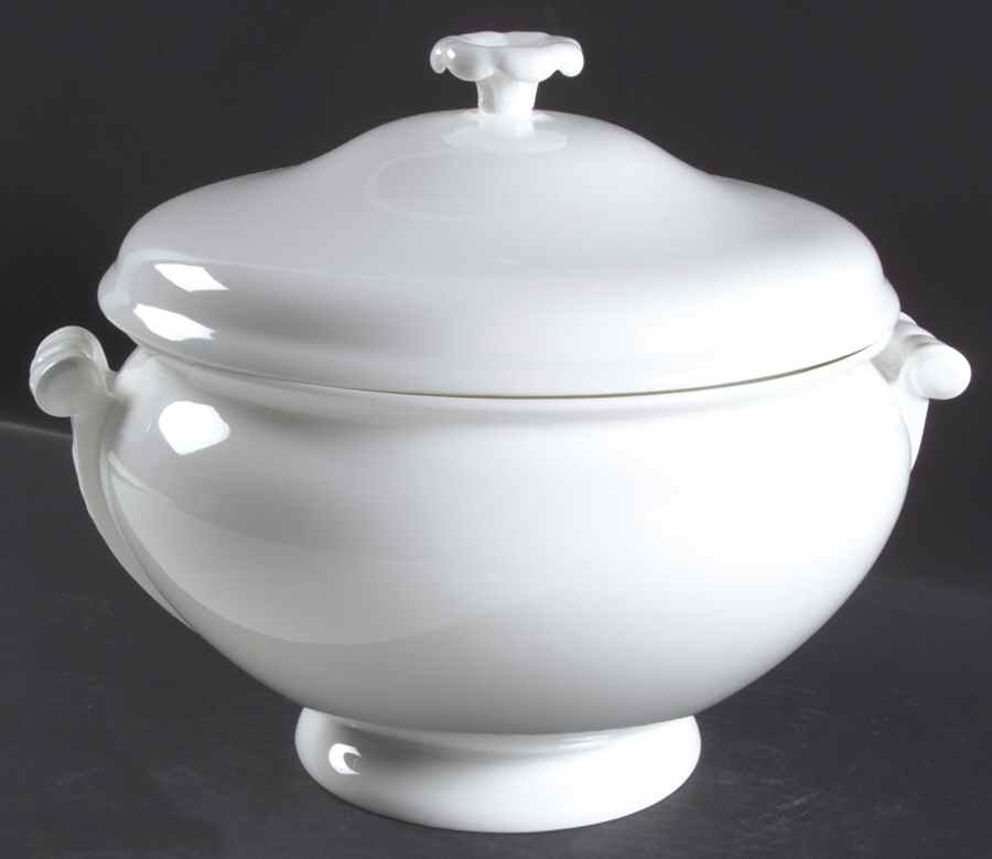 Grand Gourmet Tureen &  Lid by Wedgwood-1