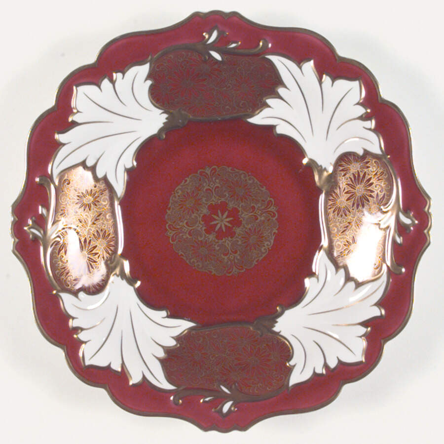 Jutta Maroon Saucer by Weimar-1
