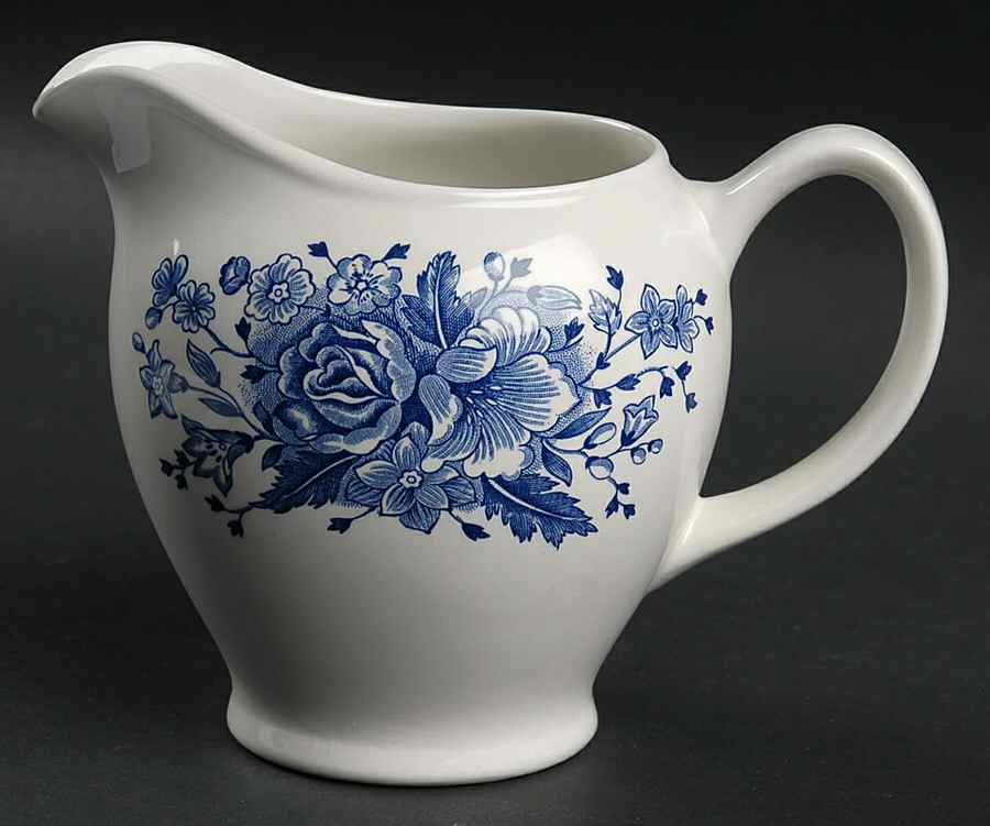 Kew Blue Gravy Boat by Wood & Sons-1