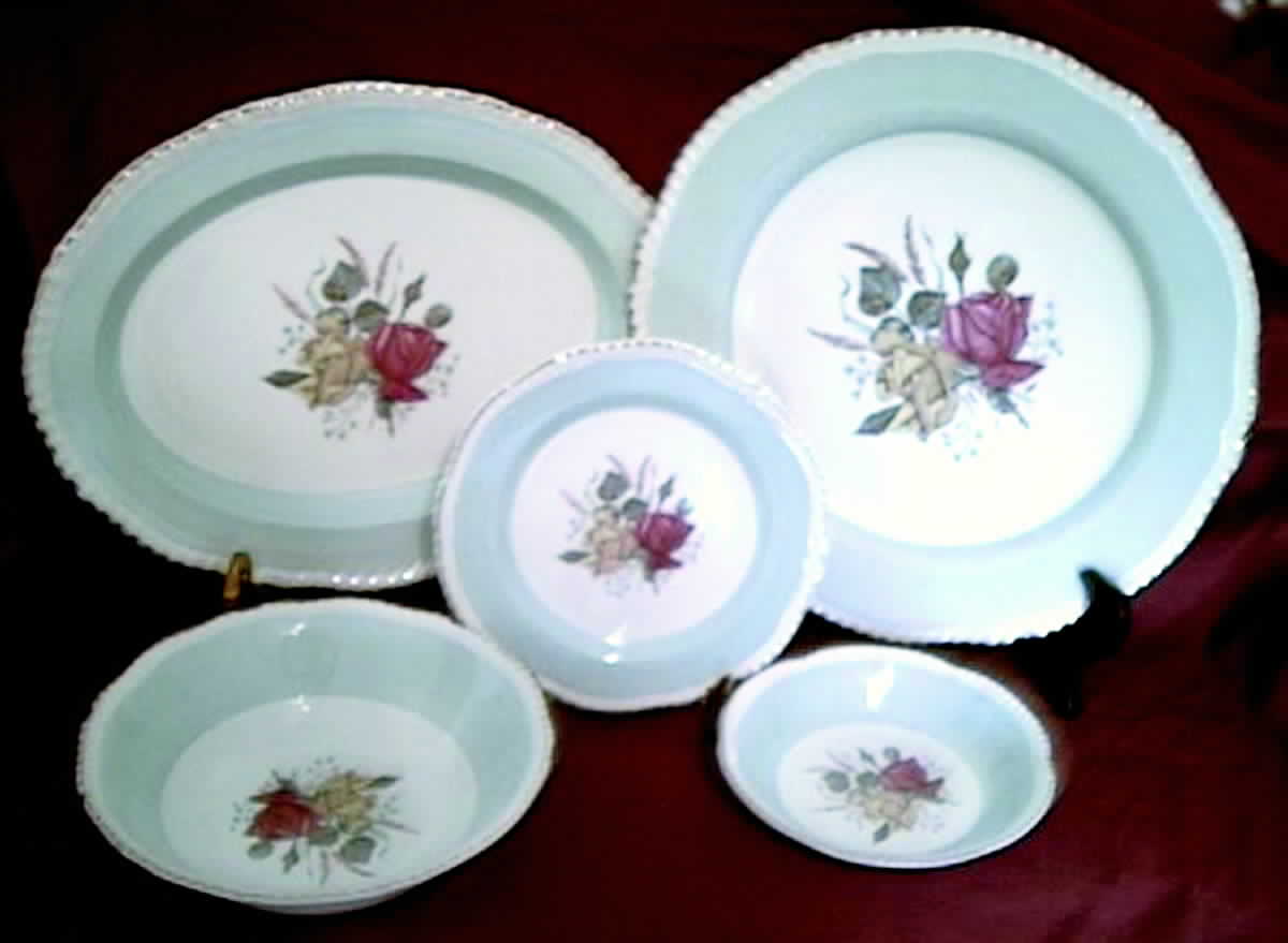 WOO42 Dinner Plate by Wood & Sons-1