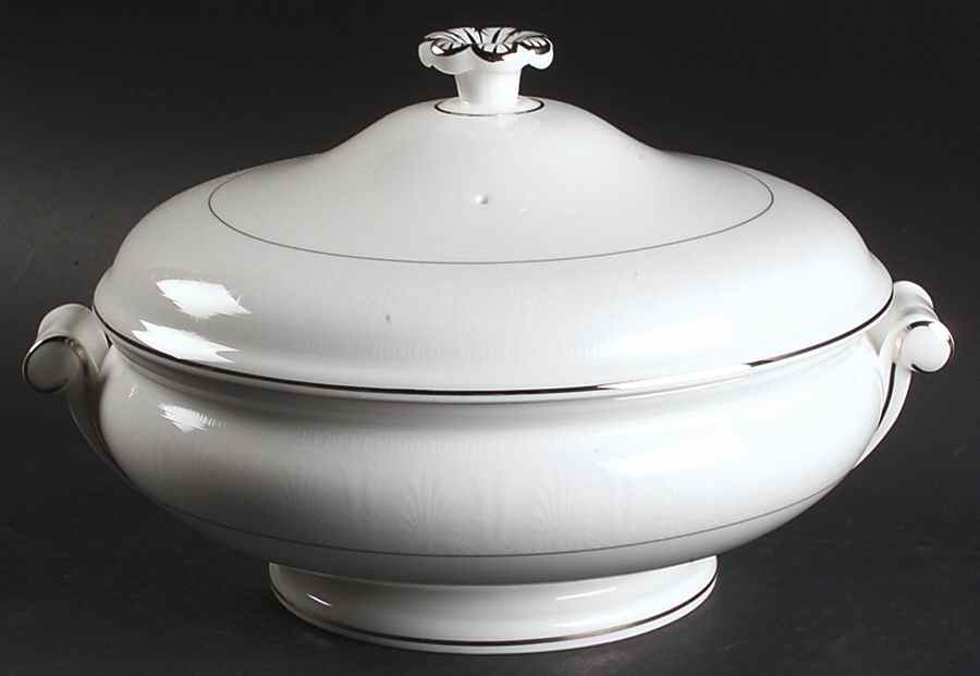 Beresford 2000 Round Covered Vegetable by Wedgwood-1