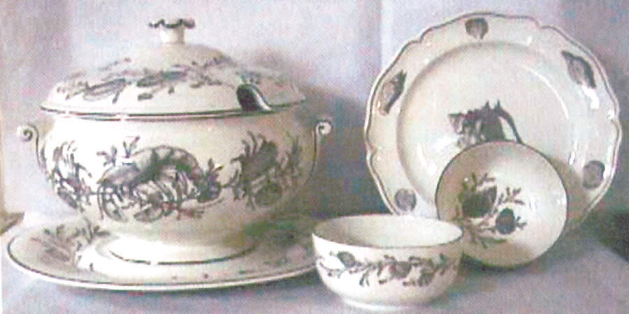 Shreve's New England Chowder Tureen & Lid w/Underplate by Wedgwood-1
