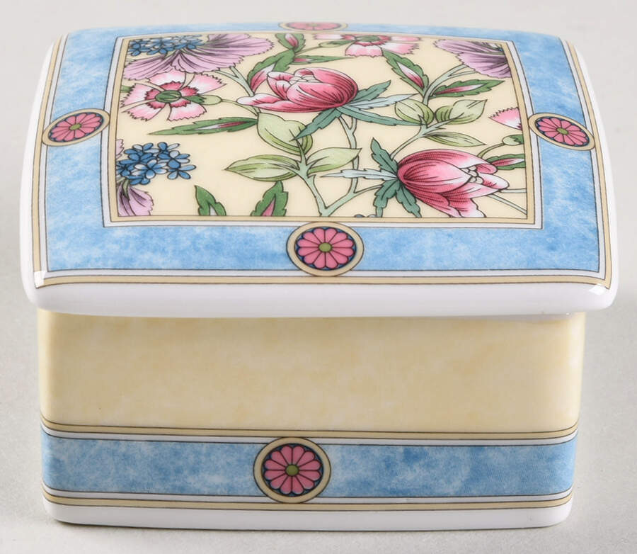 Sarah Square Box with Lid by Wedgwood-1