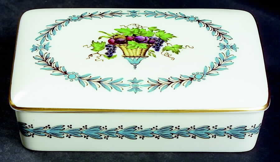 Appledore Cigarette Box & Lid by Wedgwood-1