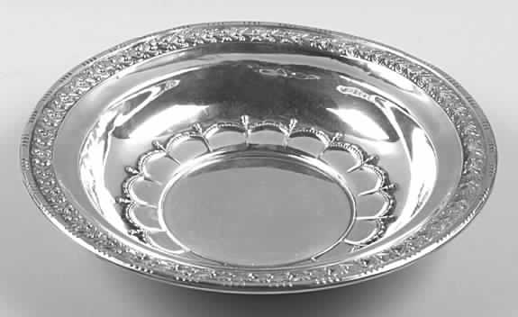 King Christian (Sterling, 1940, Hollowware) Medium Sterling Round Vegetable Bowl by Wallace Silver-1