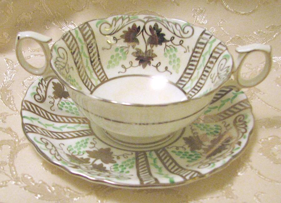 WW169 Footed Cream Soup Bowl & Saucer Set by Wedgwood-1