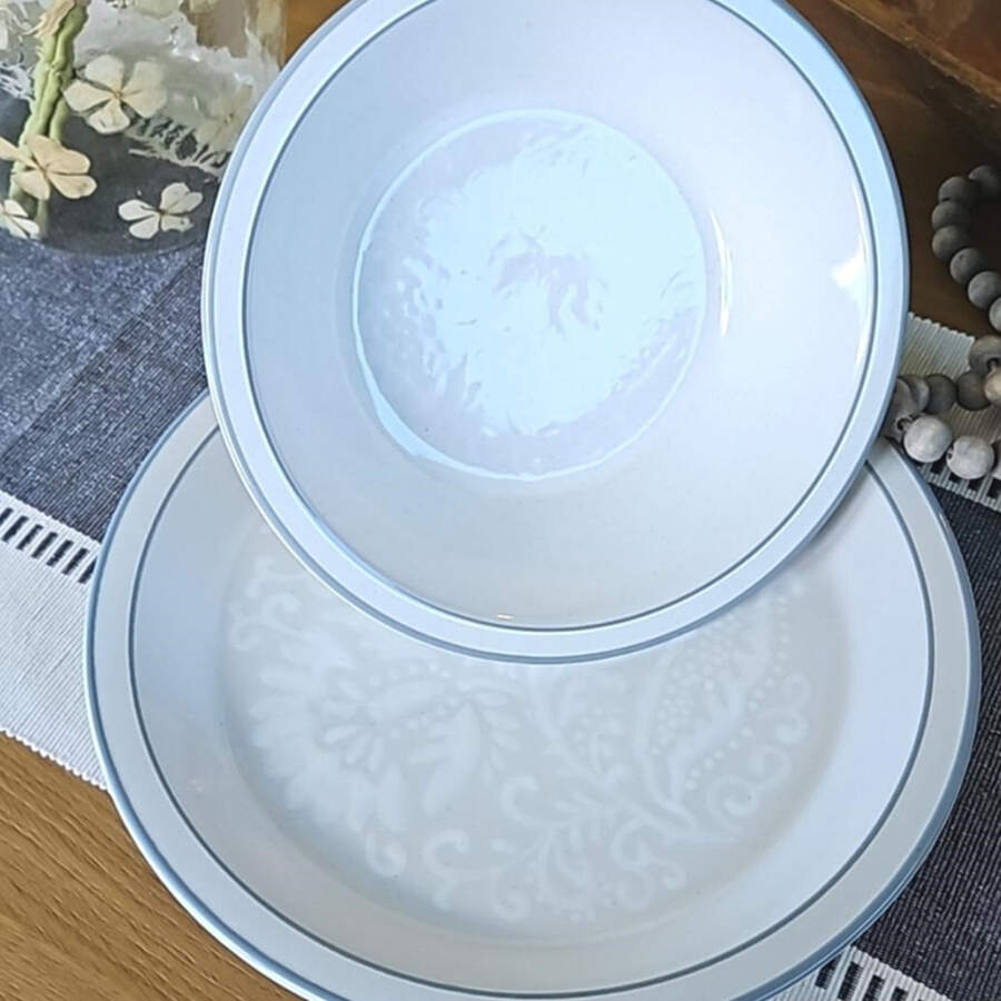 Brocade Dinner Plate by Wellin-1