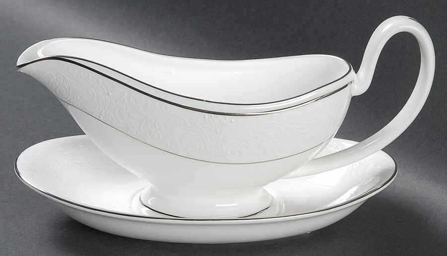 Baron's Court Gravy Boat & Underplate by Waterford China-1