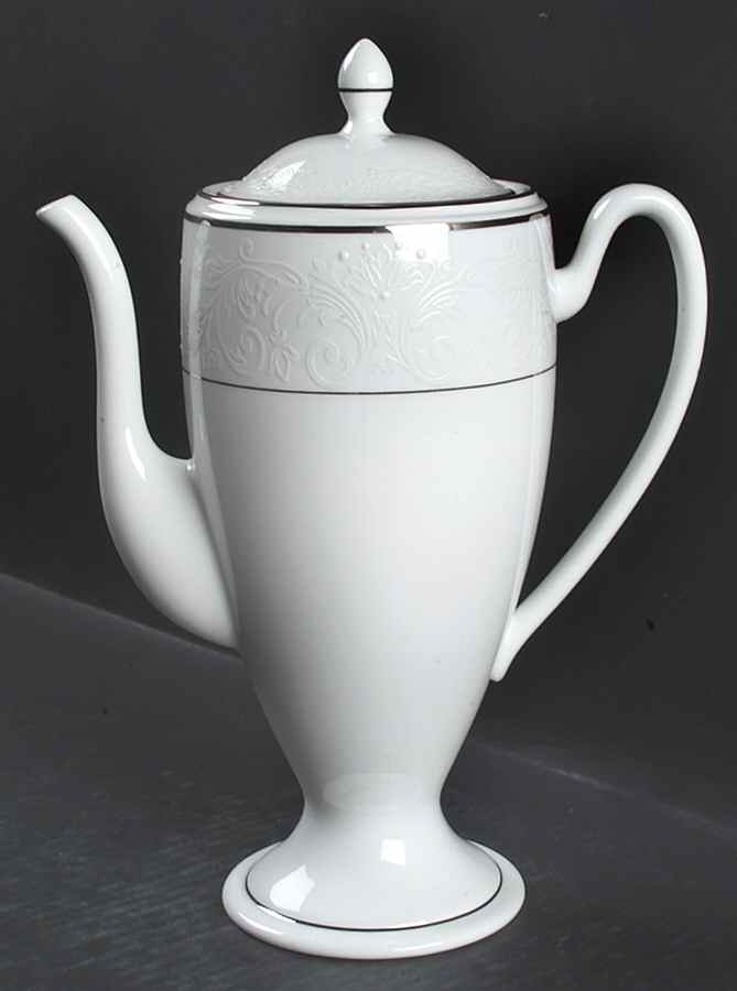 Baron's Court Tea/Coffee Pot & Lid by Waterford China-1