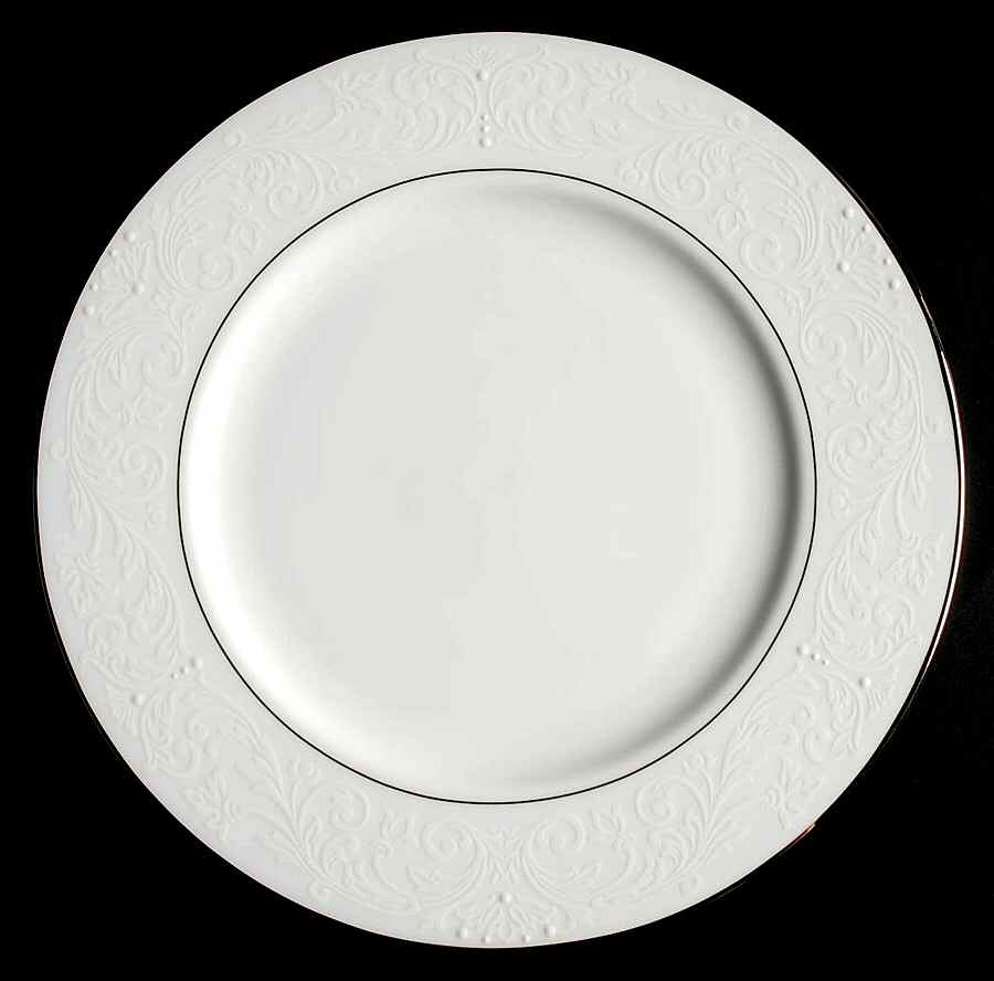 Baron's Court Dinner Plate by Waterford China-1