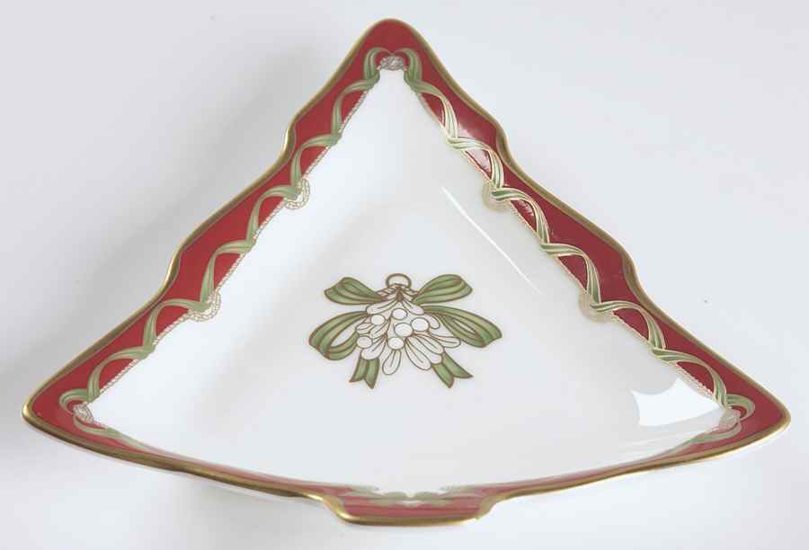 Holiday Ribbons 1 Part Medium Tree Shaped Dish by Waterford China-1