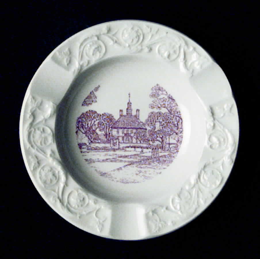 Williamsburg Virginia Red (Patrician) Small Ashtray by Wedgwood-1