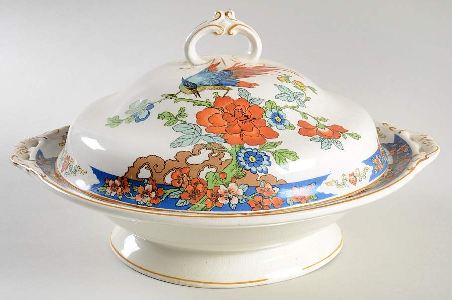 WOO64 Round Covered Vegetable by Wood & Sons-1