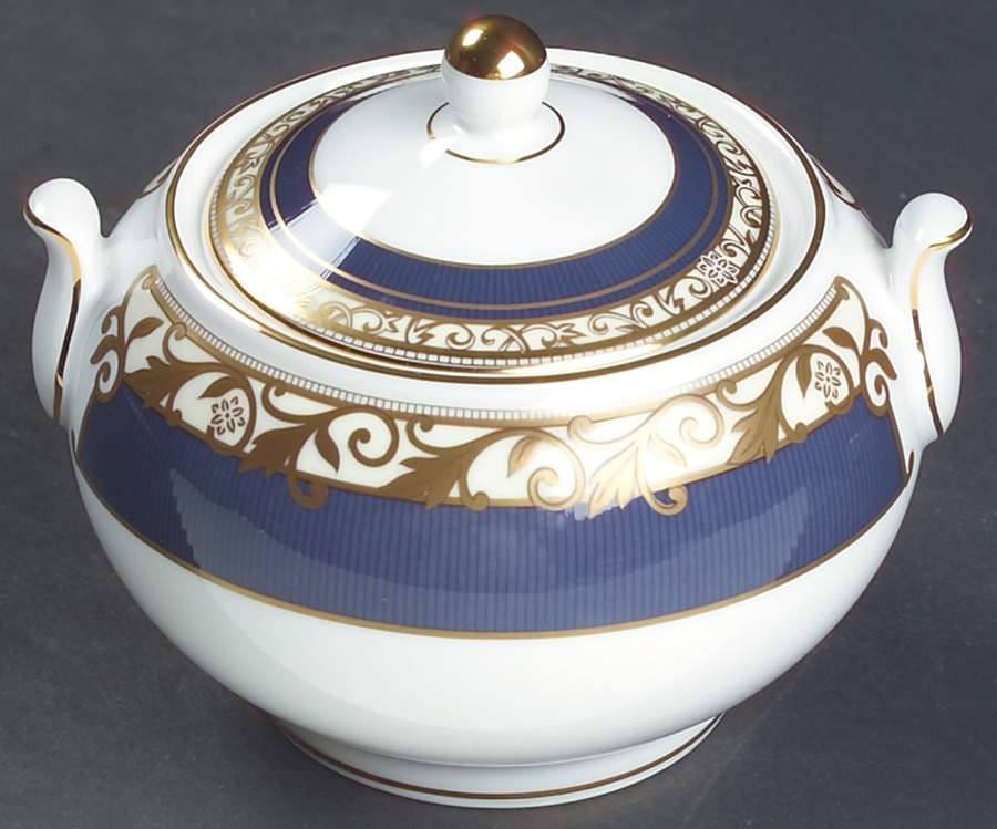 Rococo 146 Shape Sugar Bowl & Lid by Wedgwood-1
